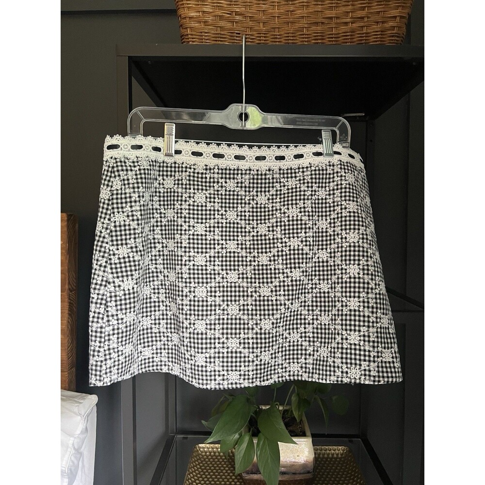 Princess Polly Mini Skirt Size 10 Gingham w/Lace Trim Black/White Cottage-core